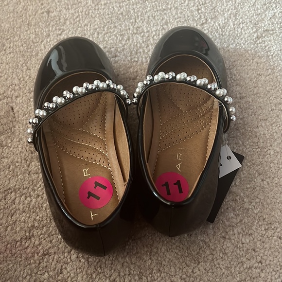 Tahari Ballet Shoes with Pearl Details - Picture 3 of 6